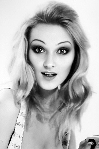 Julia Tomas