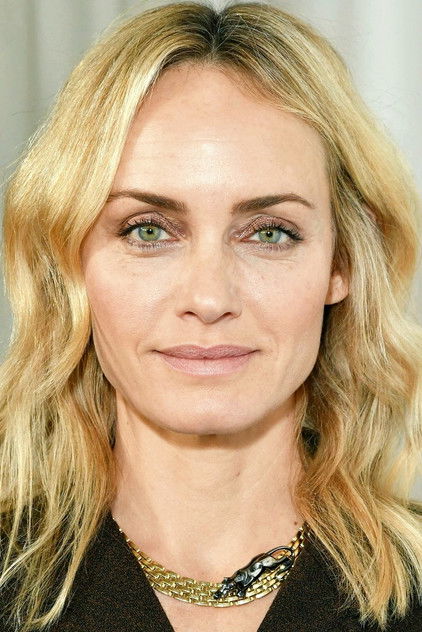 Amber Valletta