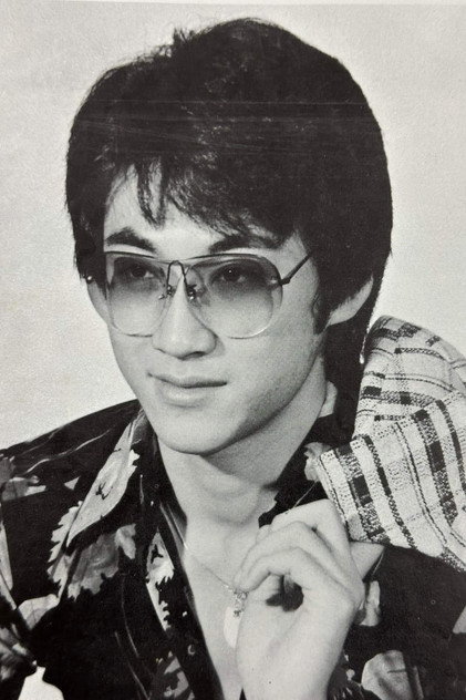 华伦