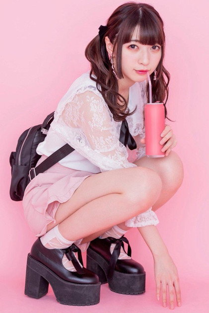 足立 める