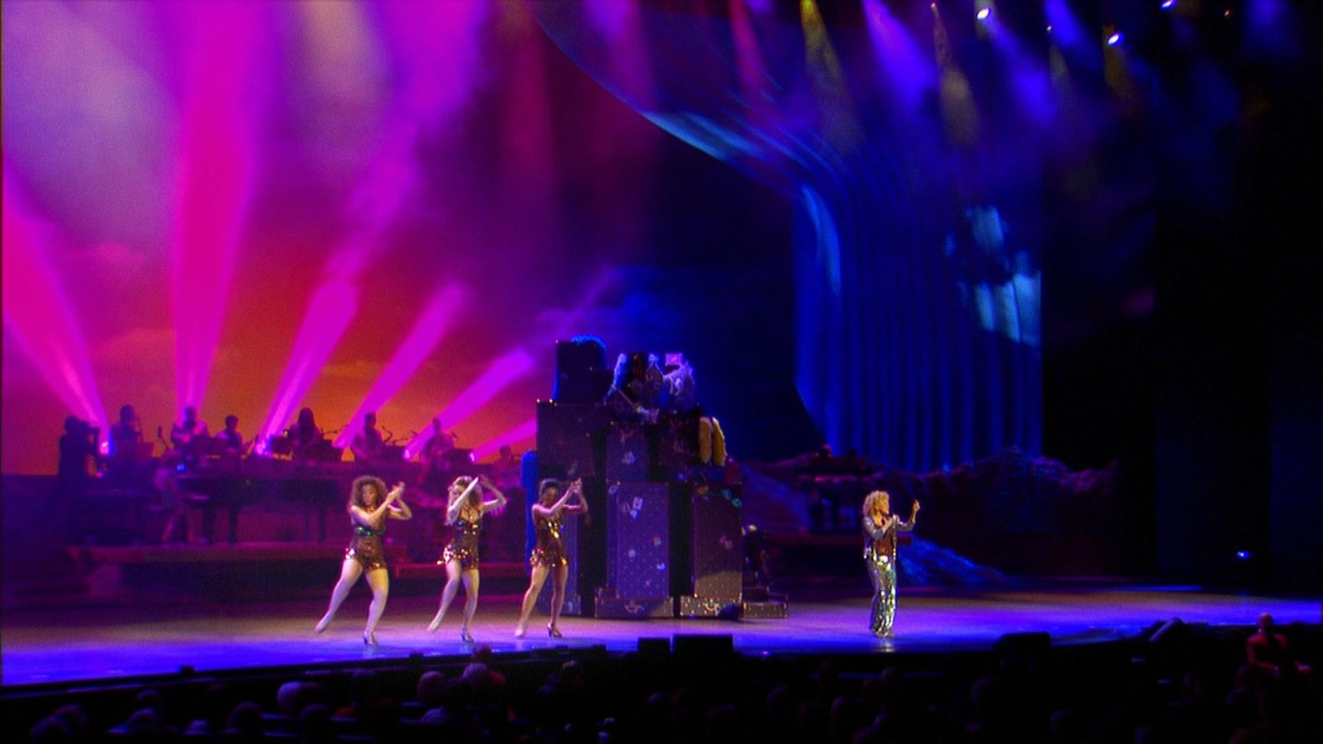 Bette Midler: The Showgirl Must Go On