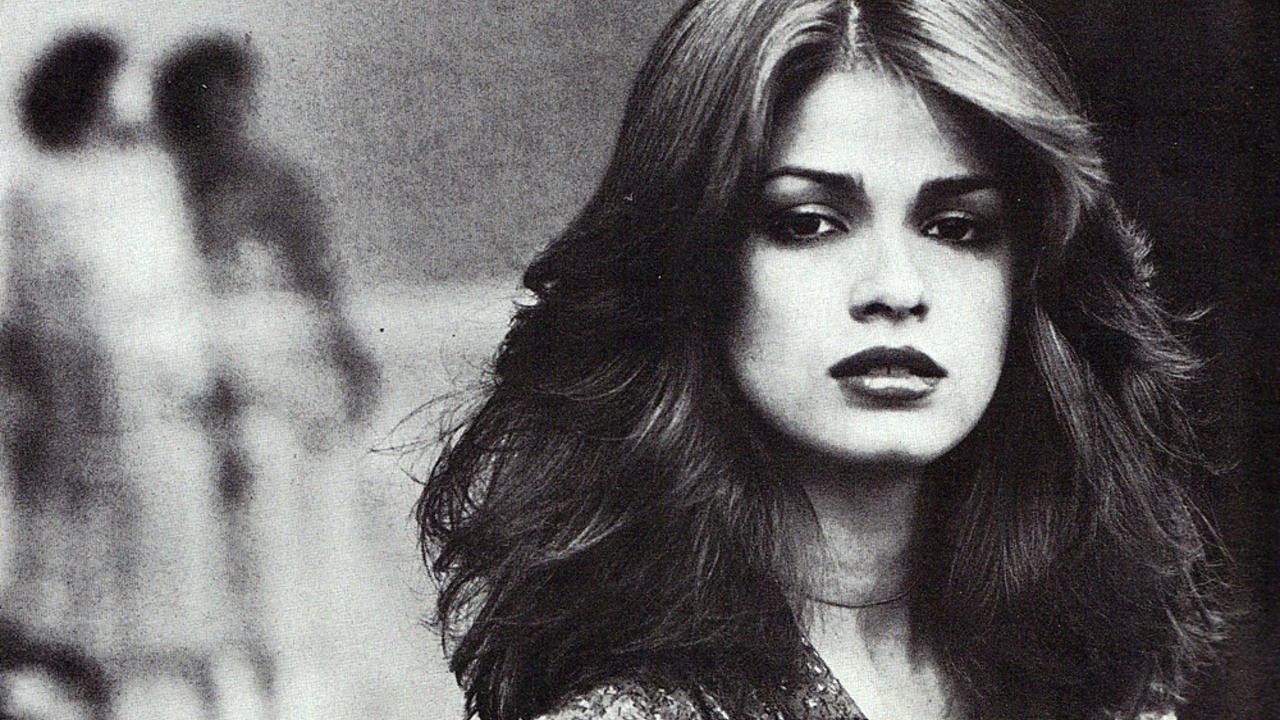 The Self-Destruction of Gia