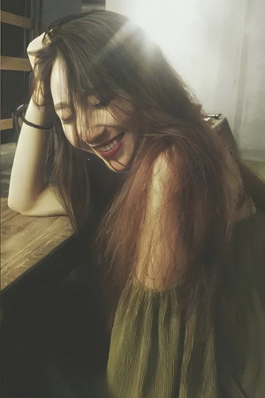 严若君