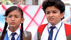 Montu Breaks Manav's Teeth