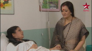 Savita meets Payal at Hospital