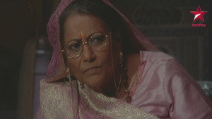 Naanima insults Varsha