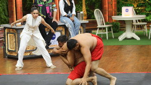 Laughter Chefs Akhada!
