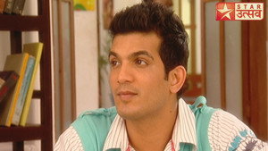 Mayank Helps Gunjan