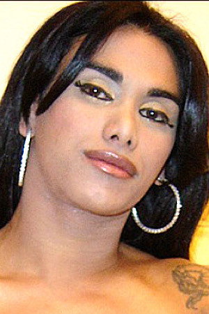 Claudia Lins
