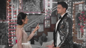 Amruta challenges Rajeev
