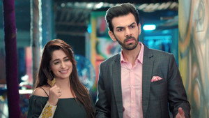 Rohit Visits Sonakshi At Work