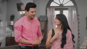 The priest matches Amruta and Virat's horoscope