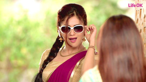 Surili Makes Rajni A Maid