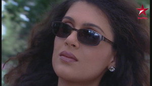 Aarti returns to India