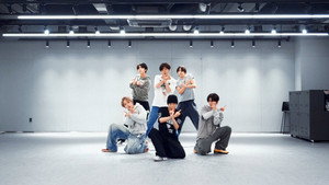 'YO-I-DON!' Dance Practice