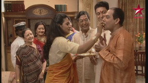 Payal Spies on Mihir, Mandira