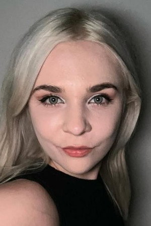 Ellie Shou