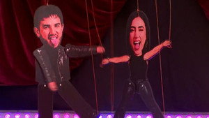 Marionetas y fiesta hawaiana