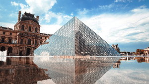 Louvre: wonders and secrets