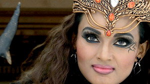 Daityani Cuts Meher's Hair