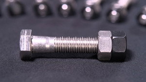 Non-Loosening Bolts