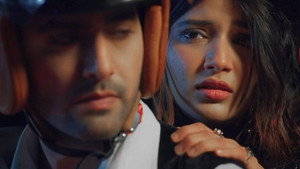 Armaan saves Abhira