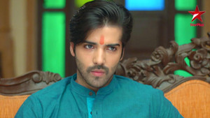 Tilak Pretends to Rescue Kangana