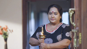 Sujatha Welcomes Vineeth, Ganga