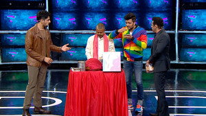 Sidharth-Riteish's golgappa challenge!
