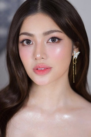 Jane De Leon