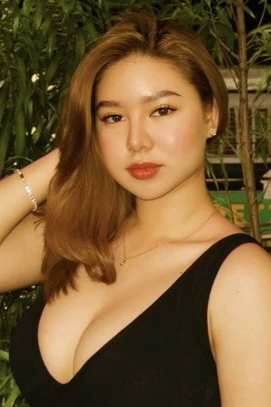 Czarina Chong