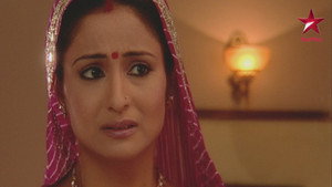 Rama buys a ring from Paris