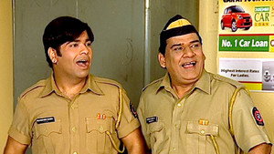 Chautala Tells Gopi and Gulgule to Loot The Bank