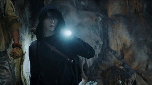 Wu Xie Discovers a Cave Entrance
