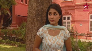 Varsha asks Bhola to stay silent