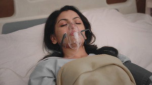Virat saves Amu's life