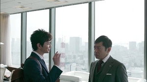 An unconventional man who obsesses over 0.1% appears!! He takes on an seemingly impossible case.
