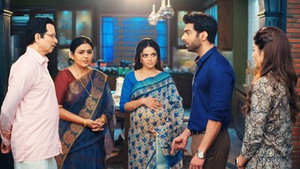 Nikhil Puts Bhagyashree In The Spot