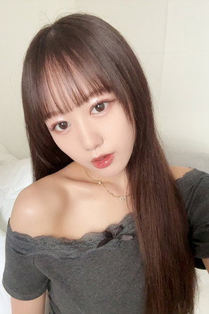 綾美なな