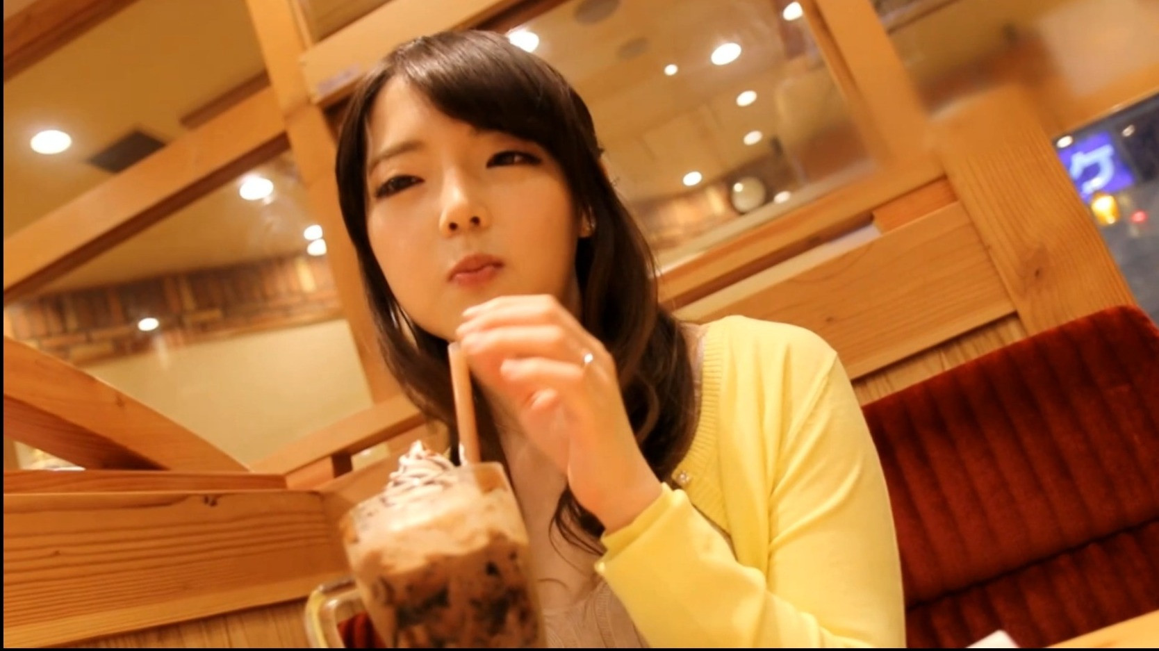 ■この世で一番エロい乳輪を持つ人妻■※若いうちに綺麗な姿を撮って残したい※今日まで旦那一筋で来た奥様が決意のAV出演※もはや芸術!目を見張るほど美しいピンク乳輪※生ツバごくり!かぶりつきたいリアル桃尻※誰もが羨む究極の裸体※美マンコにデカ○ンぶち込みガン突き中出し!!まさかの底なし絶頂2連戦!!