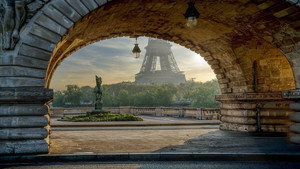 The wonders and secrets of Paris