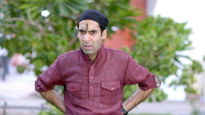 Vinod to Steal The Sari?