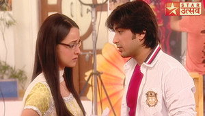 Samrat Encourages Gunjan